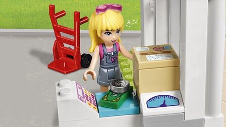 41310 LEGO&reg; Friends Heartlake Pakjesdienst
