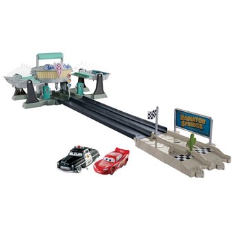 Mattel Disney Cars 3 Flo&#039;s V8 Caf&eacute; Dragstrip speelset