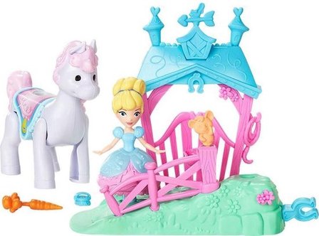 627952 Disney Princess Assepoester Pony Ride Stable