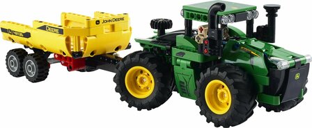 42136 LEGO Technic John Deere 9620R 4WD Tractor