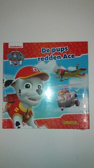 71002 Paw Patrol Boek De Pups Redden Ace