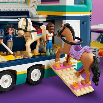 41722 LEGO Friends Paardenshow aanhangwagen