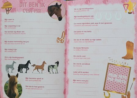 22234 Vriendenboekje Paarden