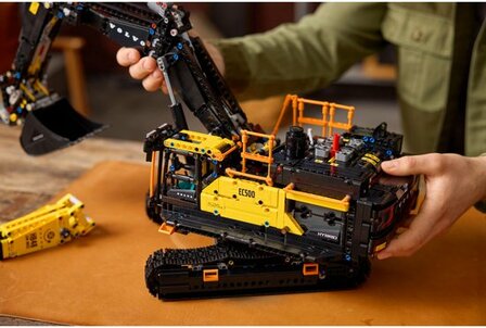 42215 LEGO Technic Volvo EC500 Hybrid Graafmachine