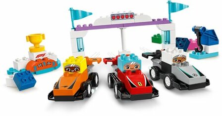 10445 LEGO DUPLO Stad F1&reg; team racewagens en coureurs