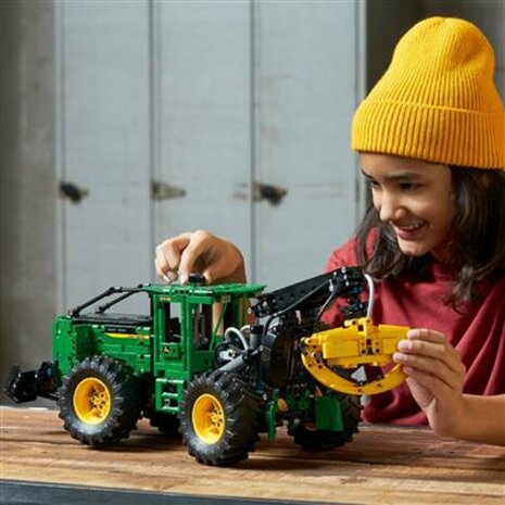 42157 LEGO Technic John Deere 948L-II Skidder