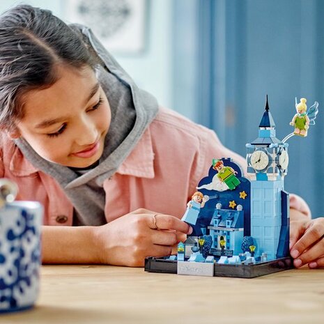 43232  LEGO Disney Peter Pan en Wendy vliegen over Londen