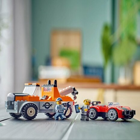 60435 LEGO City Sleepwagen en sportautoreparatie