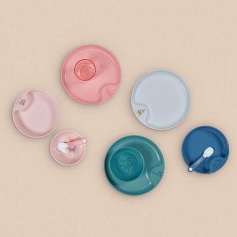 09986 Mepal Mio kinderbord  Magnetronbestendig  Met greep  Deep pink
