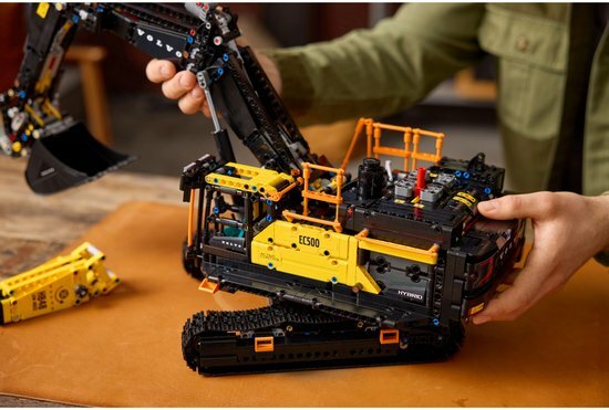42215 LEGO Technic Volvo EC500 Hybrid Graafmachine