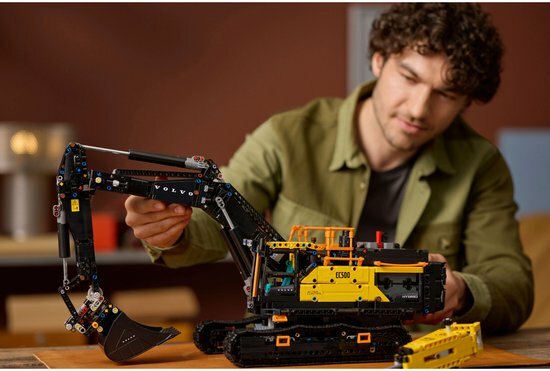 42215 LEGO Technic Volvo EC500 Hybrid Graafmachine
