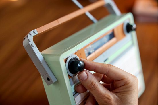 10334 LEGO Icons Retro draagbare radio