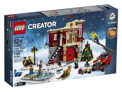 10263 LEGO Creator Expert Brandweerkazerne in winterdorp