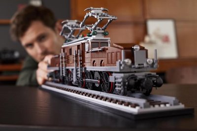 10277 LEGO Creator Expert Krokodil Locomotief