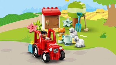 10950 LEGO DUPLO Landbouwtractor En Dieren Verzorgen 