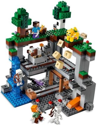 21169 LEGO Minecraft Het Allereerste Avontuur 