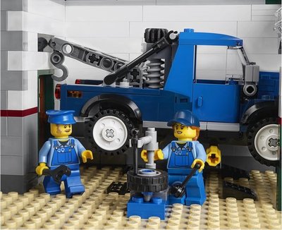 10264 LEGO Creator Expert Garage op de Hoek