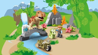 10939 LEGO DUPLO T-Rex en Triceratops Dinosaurus Ontsnapping 