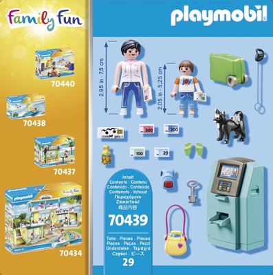 70439 PLAYMOBIL Family Fun Vakantiegangers met geldautomaat