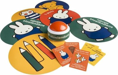 05990 Identity Games Nijntje Stoelendans