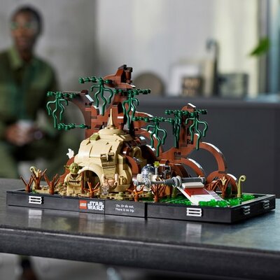 75330 LEGO Star Wars Jedi Training Op Dagobah Diorama