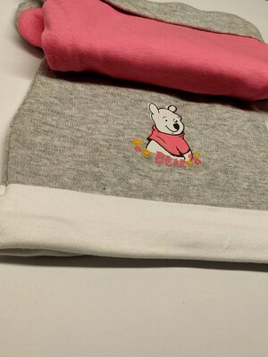 96361 Disney Winnie the Pooh Baby Mutsjes set van 2 Maat 86/92