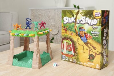 94943 Sink N’ Sand  Actiespel met Kinetic Sand  Bordspel  vanaf 4 jaar