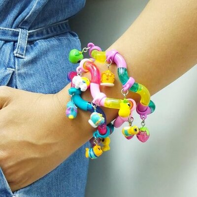 87322  Tangle Charms Fidgety Wearables Pet Peeps  