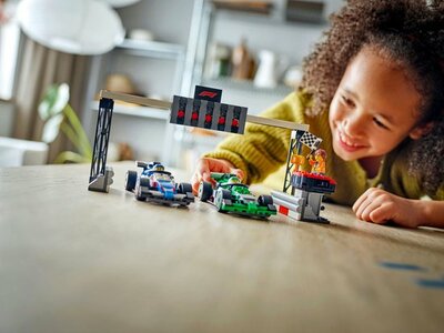 60474 LEGO City F1 grid met VCARB en Sauber