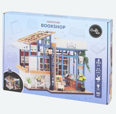 87496 Crafts & Co Miniatuur Bookshop DIY Bouwpakket met LED Verlichting 