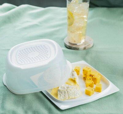 48669 Tupperware Cheesemart Junior 21,3 x 20.4 x 8.3 cm (nieuwe versie)